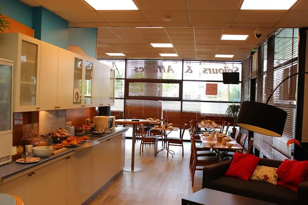 塞祖尔阿菲尔雷恩布列塔尼酒店 公寓式酒店